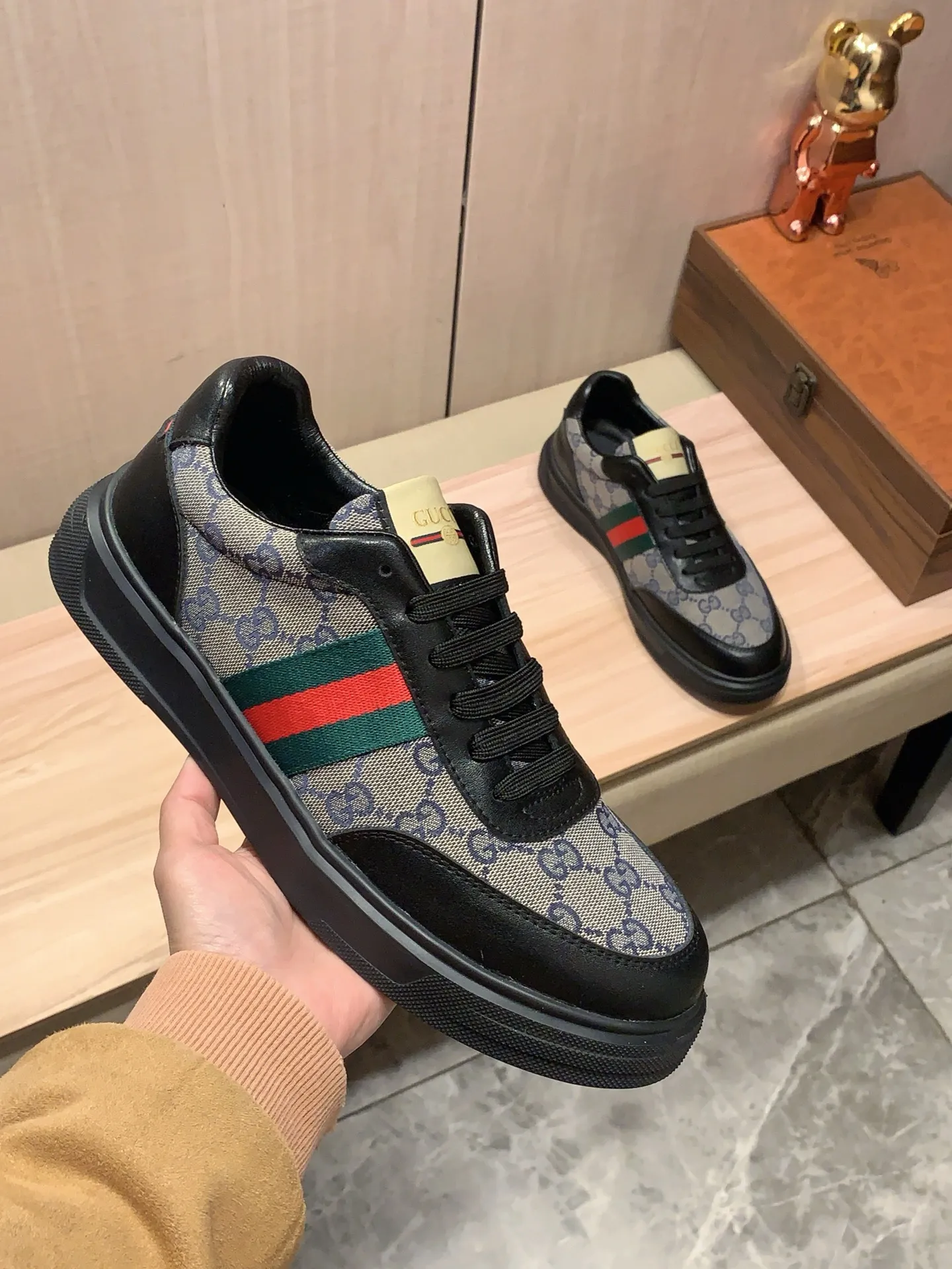 Men's Men's Shoes💰420💰💰🎩🎩[Lightning][Lightning] "Gucci*" The latest and most popular casual shoes, top brand [seduce] luxury ~ purchasing agency, top ~ quality. [Strong] The upper is made of imported breathable cowhide with material ➕ breathable sheepskin feet (•) and fine workmanship. The original stylish and stylish soft rubber wear-resistant and non-slip outsole is light and comfortable on the feet. The real thing looks better when photographed in person. 111: code: 38-44, 3️⃣ colors selected